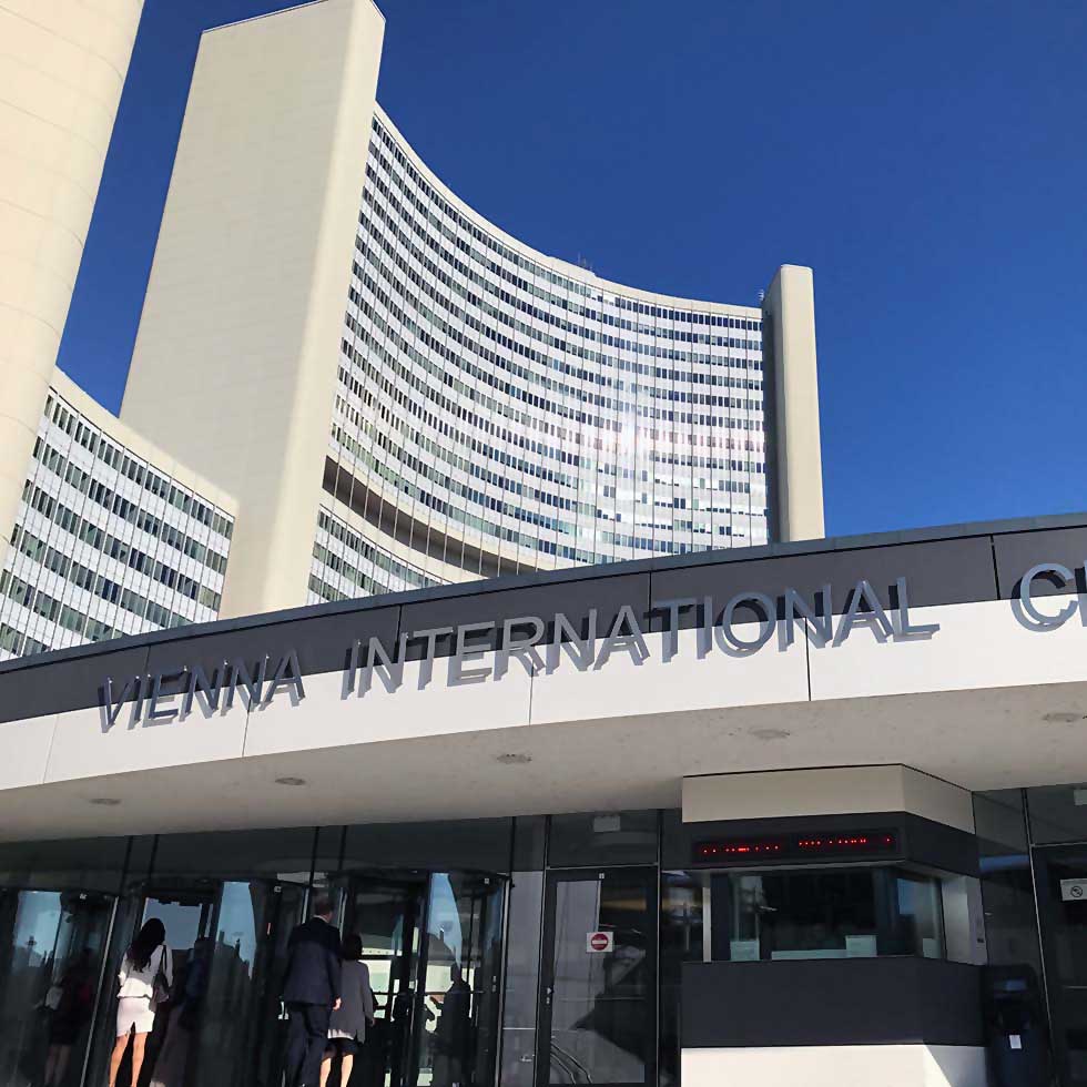 登壇した国連本部