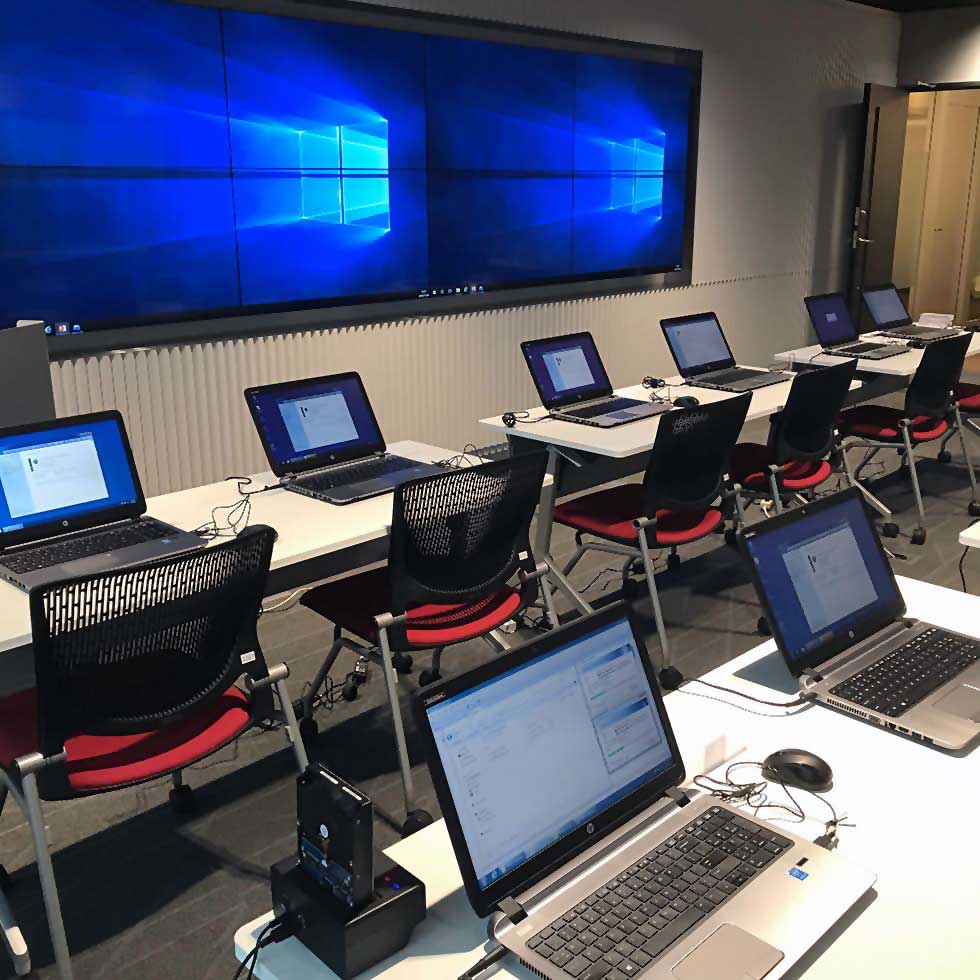 新宿でのサイバー犯罪捜査に関するセミナー風景